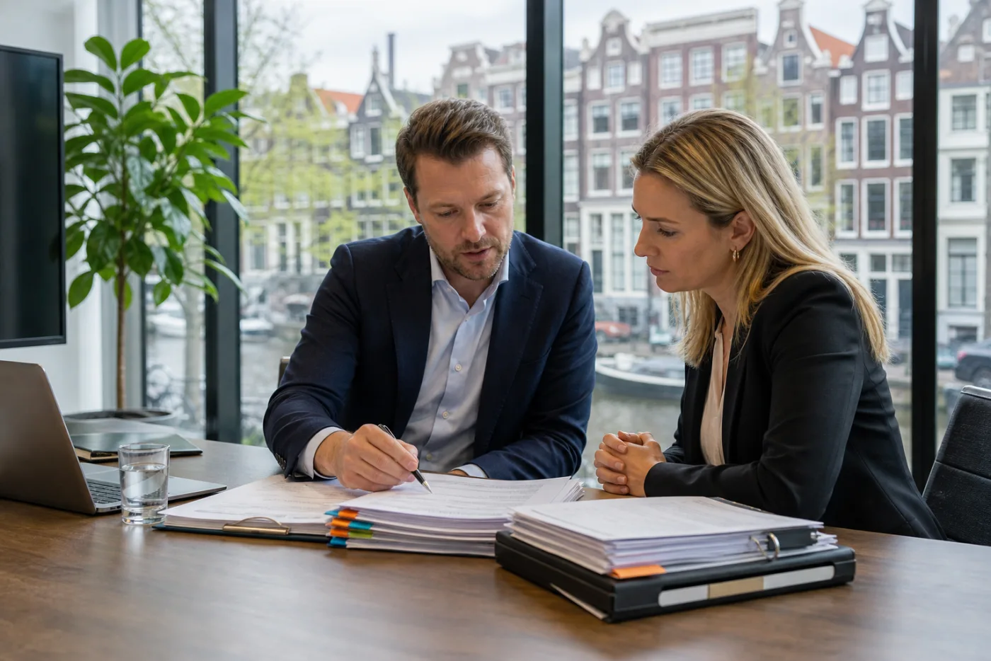 Nederlandse advocaat in Amsterdam bereidt een Google policy melding en sommatie voor